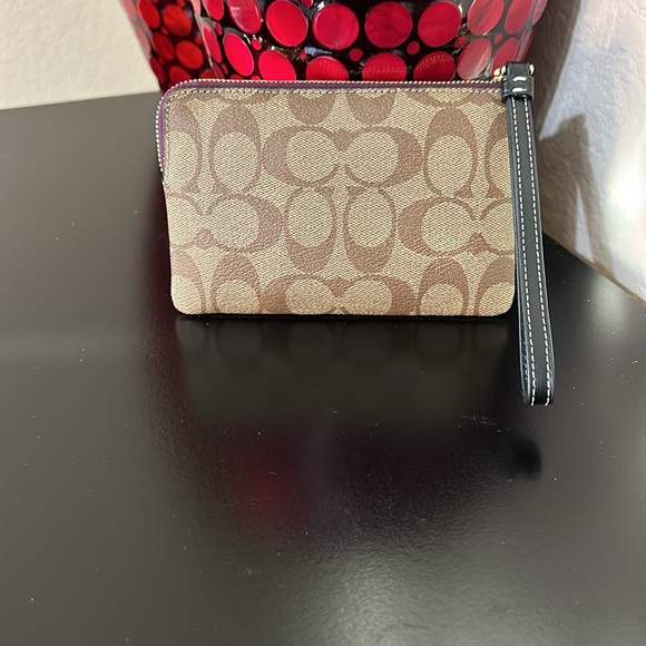 Disney X Coach NWT Corner Zip Wristlet In Signature Canvas With Patches - Picture 4 of 8